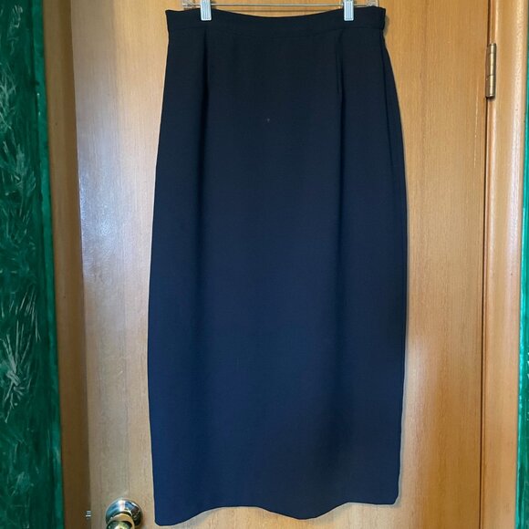 Big White Collar 2 piece blazer and skirt - Picture 8 of 12